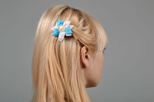 Handgemachte Haarspange Blume - MADEheart.com