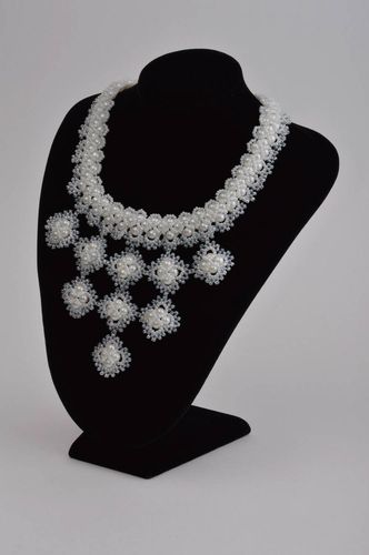 Schmuck Collier handgemachter Schmuck Accessoire für Frauen Damen Collier weiß - MADEheart.com