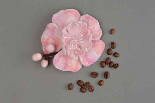 Spilla fiore fatta a mano spilla decorativa piccola decorazione vestiti - MADEheart.com