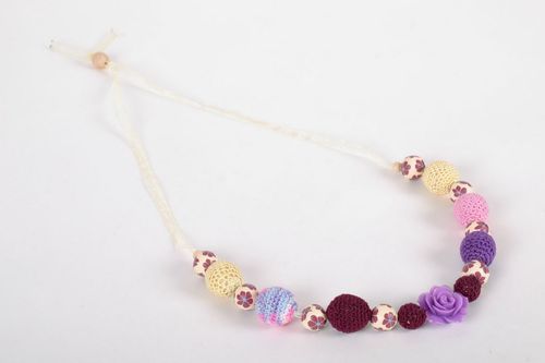 Sling necklace with wooden beads - MADEheart.com