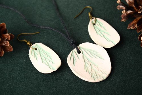 Schmuck Set handgemachter Anhänger aus Ton und Ohrringe Damen Modeschmuck - MADEheart.com