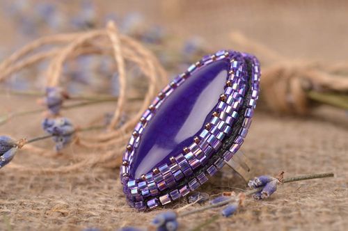 Кольцо с натуральным камнем и бисером ручной работы красивое Сиреневый агат - MADEheart.com