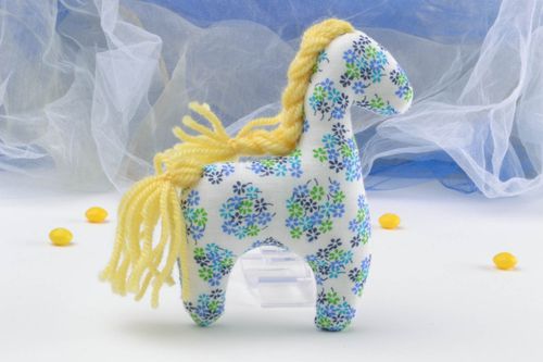 Cavallino di peluche fatta a mano giocattolo di peluche decorazione di casa - MADEheart.com