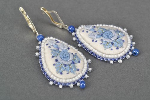 Satin stitch embroidered drop earrings - MADEheart.com