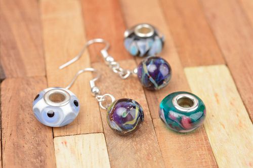 Boucles doreilles pendantes Bijou fait main en verre boules Cadeau femme - MADEheart.com