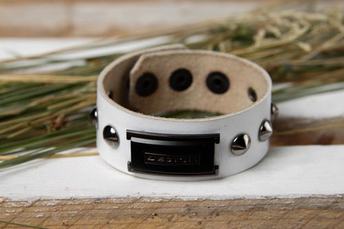 Bracciale in cuoio fatto a mano accessorio originale braccialetto di tendenza - MADEheart.com