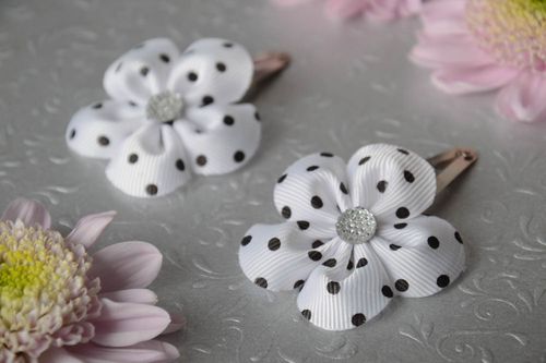 Set of 2 homemade hair clips with white and black polka dot ribbon flowers - MADEheart.com