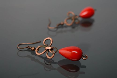 Wire wrap earrings with coral - MADEheart.com
