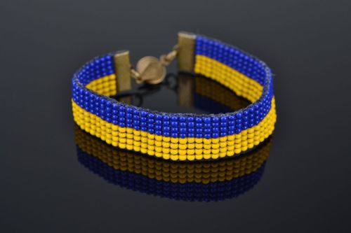 Желто-синий браслет из бисера - MADEheart.com