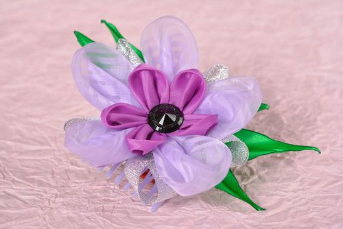 Peigne cheveux fait main Accessoire coiffure fleur violette Cadeau femme - MADEheart.com
