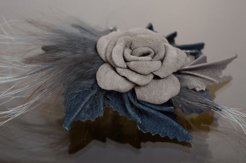 Gray fur and leather flower brooch-hair clip - MADEheart.com