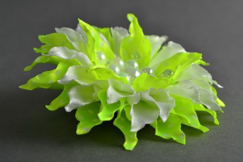 Élastique pour cheveux fait main grande fleur jaune acide en rubans de satin - MADEheart.com