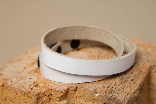 Bracciale alla moda fatto a mano accessorio originale braccialetto in pelle - MADEheart.com