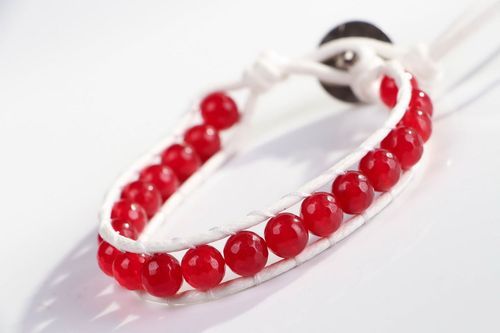 Bracelet with red agate - MADEheart.com