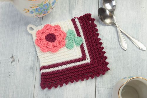 Agarradera al crochet hecha a mano elemento decorativo textil para cocina - MADEheart.com