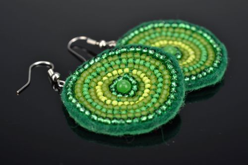 Green round embroidered beaded earrings - MADEheart.com