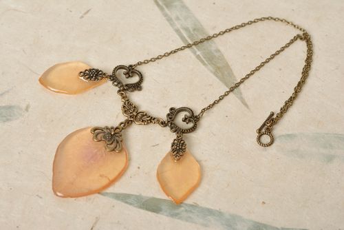 Beautiful handmade peach colored gentle necklace with epoxy coating on chain - MADEheart.com