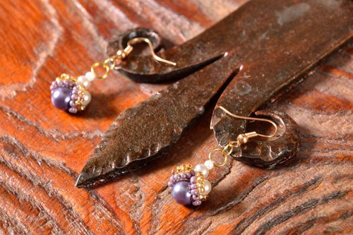 Schöne Ohrringe aus Perlen - MADEheart.com