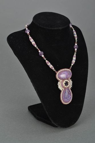 Necklet made of beads and natural stones - MADEheart.com