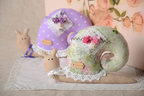 Giocattolo originale fatto a mano pupazzo decorativo bambola di design 2 pz - MADEheart.com