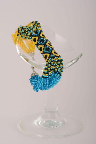 Blue and yellow beaded chain bracelet for women - MADEheart.com
