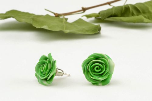 Brincos-cravos Rosas verdes - MADEheart.com