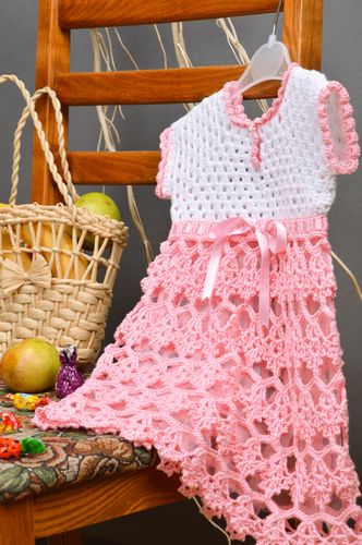 Детское платье вязаное крючком из хлопка ручной работы розовое для девочки - MADEheart.com
