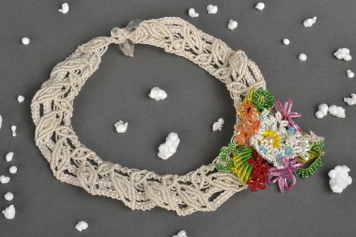 Collar hecho a mano y broche de hilos accesorios de moda bisutería artesanal - MADEheart.com