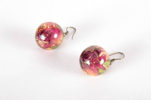 Earrings made of buds of roses - MADEheart.com