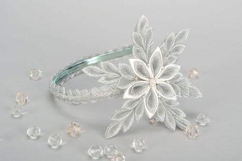 Headband with snow-white flower - MADEheart.com