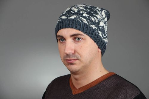 Hand knitted hat  - MADEheart.com
