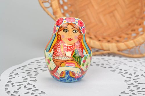 Aimant frigo original Ukrainienne en bois - MADEheart.com
