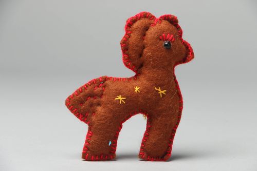 Cavallo carino fatto a mano pupazzo di peluche giocattolo simpatico da bambini - MADEheart.com
