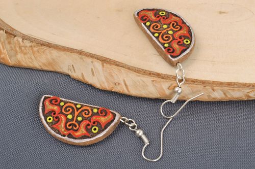 Handmade clay dangle earrings painted with acrylics - MADEheart.com