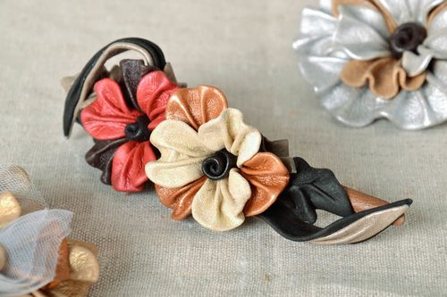 Leather Hair Pin with Flowers - MADEheart.com