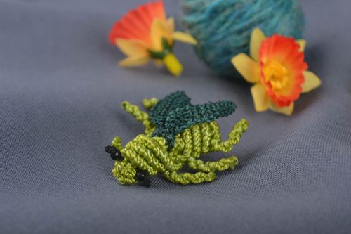 Украшения ручной работы брошь животное плетеная брошь макраме Зеленая муха - MADEheart.com