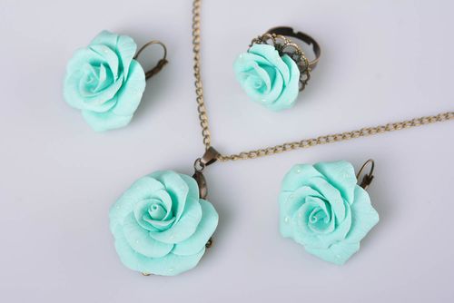 Parure de bijoux en pâte polymère faite main boucles doreilles pendentif bague - MADEheart.com