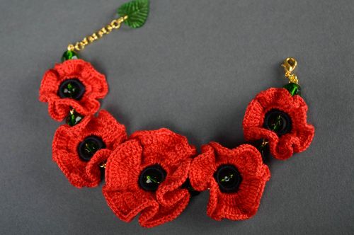Bright crochet bracelet with red poppy flowers - MADEheart.com