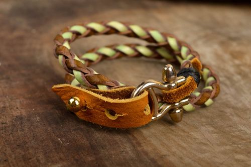 Pulsera de piel hecha a mano marrón regalo original accesorio para mujer - MADEheart.com