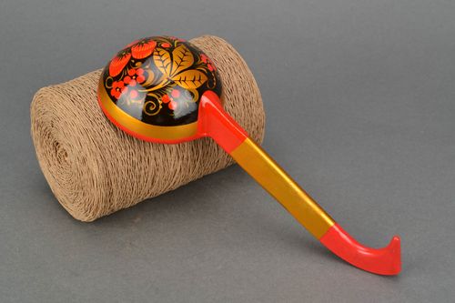 Cucharón de madera con pintura de Petrykivka - MADEheart.com