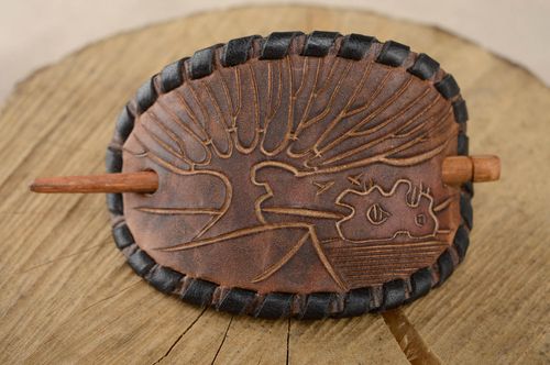 Fermaglio per capelli fatto a mano di pelle accessori da donna dautore - MADEheart.com