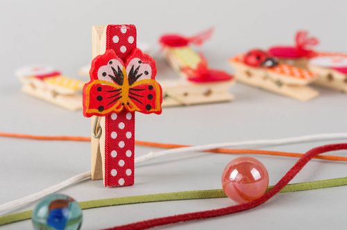 Pince à linge fait main Décoration maison en bois avec papillon Cadeau original - MADEheart.com