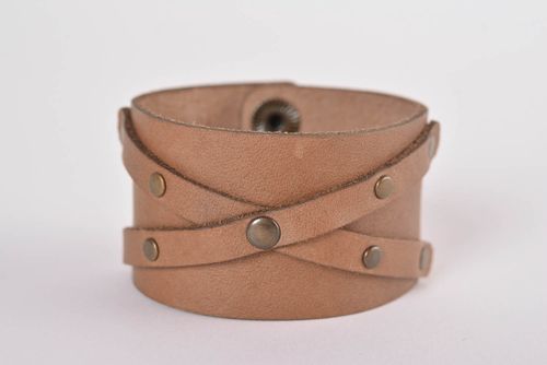 Pulsera original ancha de cuero marrón bisutería artesanal regalo para mujer - MADEheart.com