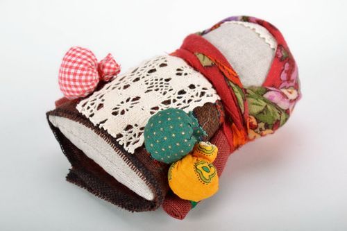 Muñeca étnica de materiales naturales - MADEheart.com