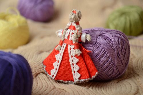 Aimant poupée en tissu fait main  - MADEheart.com