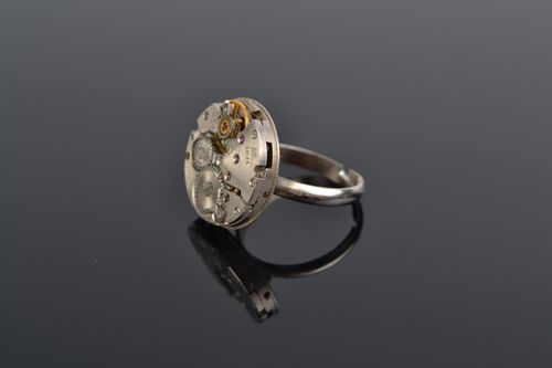 Круглое кольцо в стиле стимпанк с часовым механизмом ручной работы оригинальное - MADEheart.com