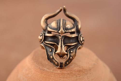 Anel de bronze artesanal Capacete de Viking - MADEheart.com