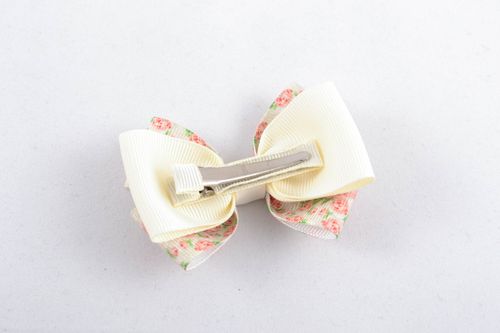 Handmade hair clip Gentle Bow - MADEheart.com