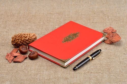 Carnet fait main Agenda design rouge couverture tissu Papeterie originale - MADEheart.com