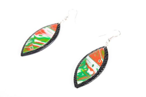 Boucles doreilles en pâte polymère pendantes faites main - MADEheart.com